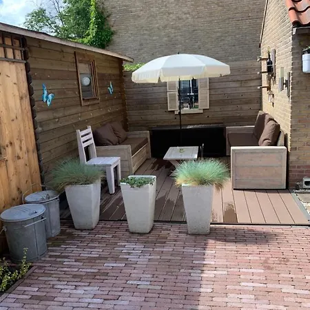 Bed & Breakfast Diemerplein 2*