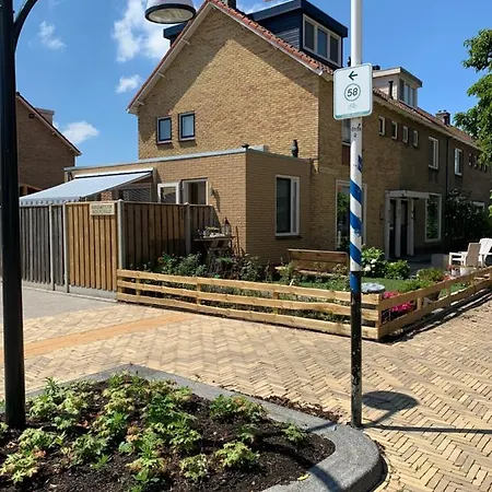 Diemerplein Bed & Breakfast 2*